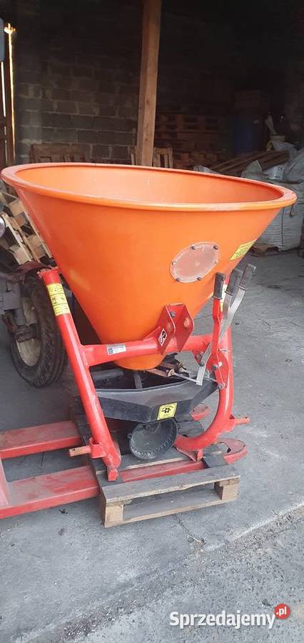 Rozsiewacz do nawozu lejek 300l 12m dexwal stan Rozsiewacze nawozów Stara Huta