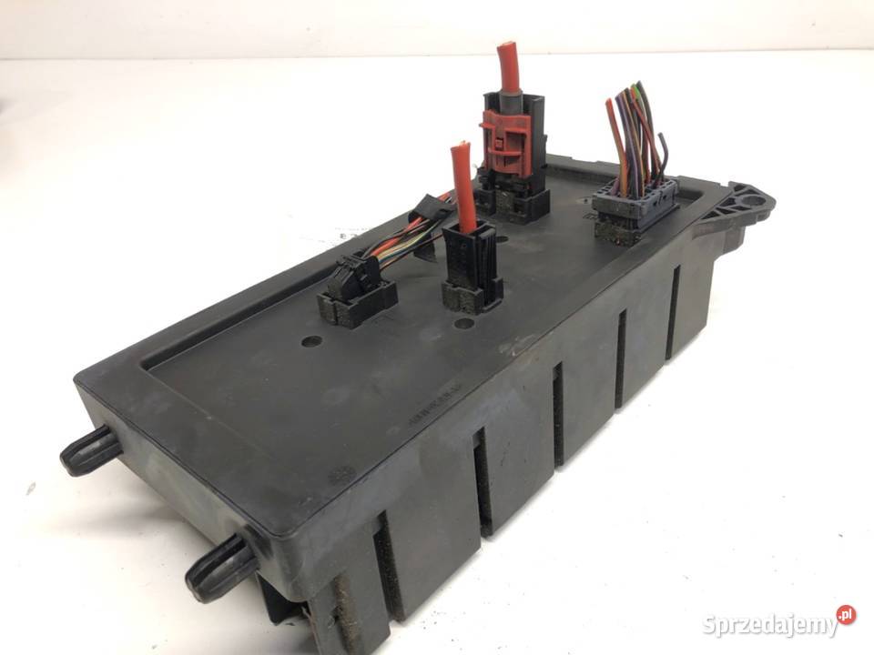 SKRZYNKA BEZPIECZNIKÓW VW CRAFTER 30 50