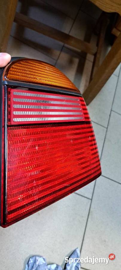 Lampa tylna prawa 1H6945112A VW Golf III 3 Hella prawe pomorskie Luzino