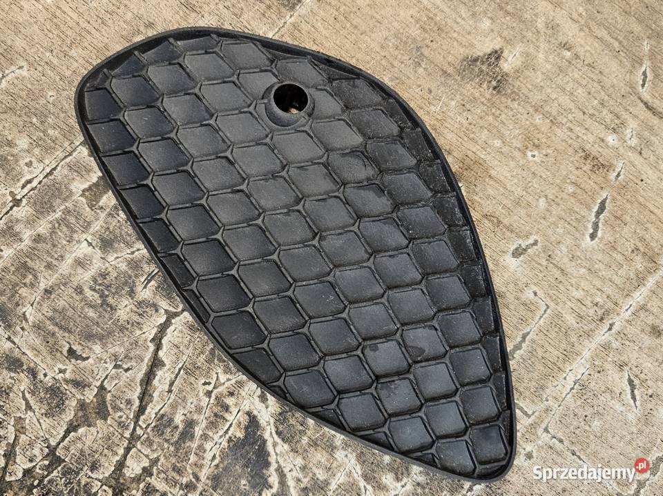 MERCEDES AKLASA W177 KRATKA LEWA ZDERZAKA PRZÓD Międzychód