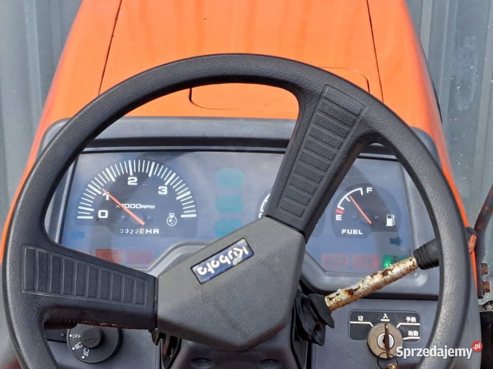Traktorek traktor KUBOTA GT19D 19 44 Napęd 4x4 Małuszyn sprzedam