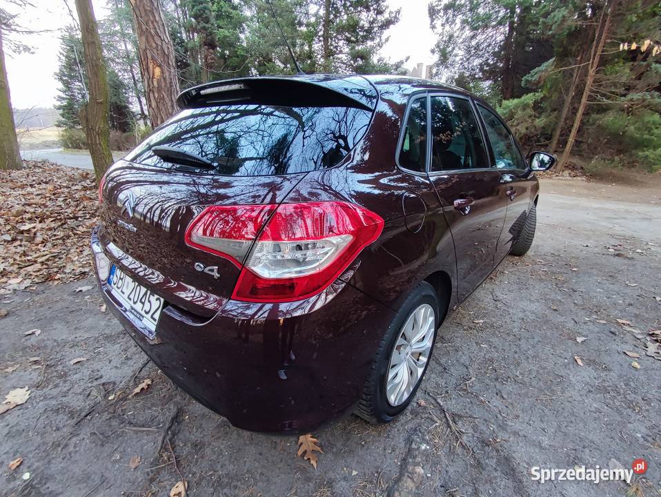 Komfortowy kompakt CITROEN C4 II 2010 w wersji C4 Bojszowy