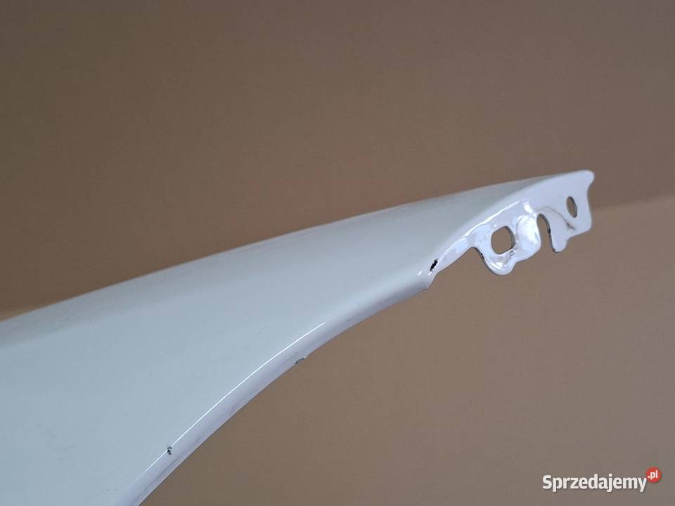 MERCEDES AKLASA W177 BŁOTNIK PRAWY PRZEDNI Bieleń