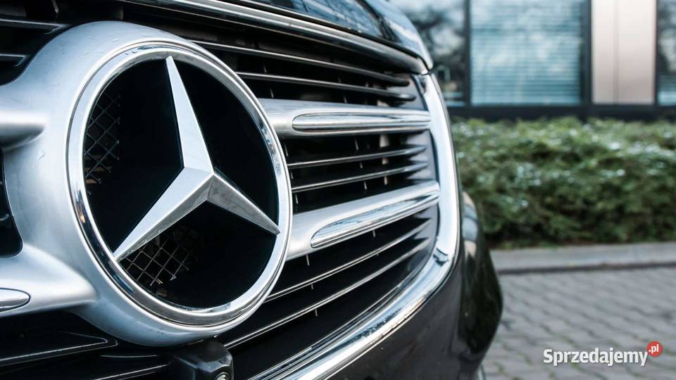 Transport VIP BUS Limuzyna Obsługujemy biznesowe Wynajem pojazdów Gliwice