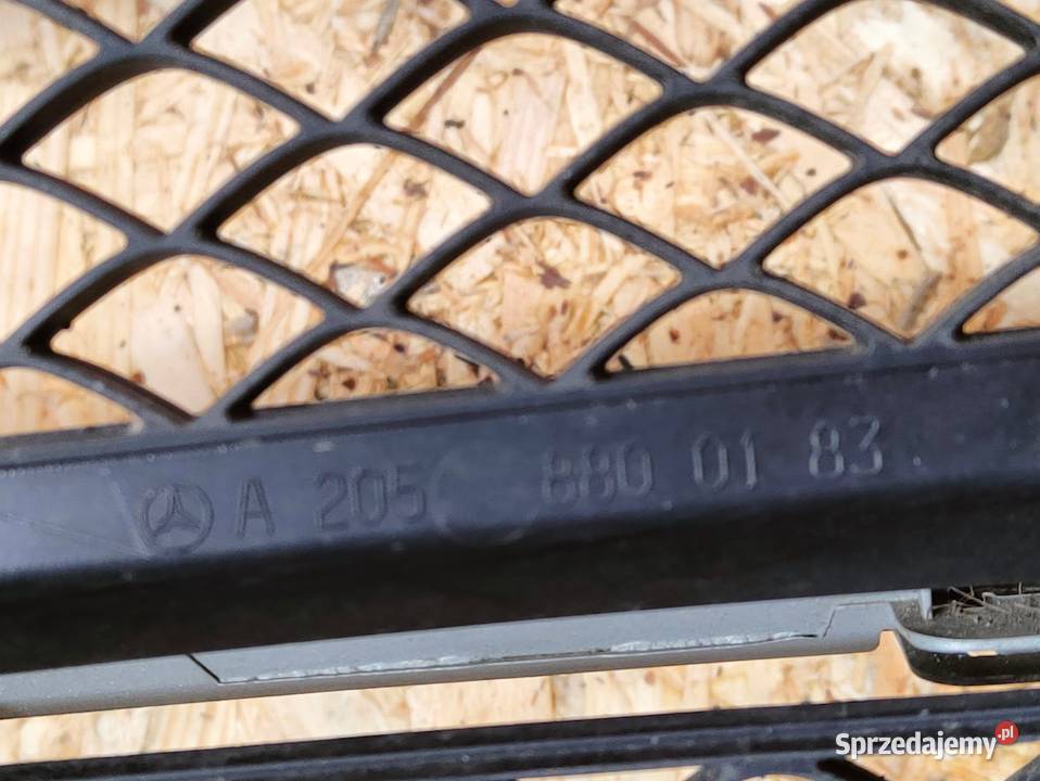 Grill Atrapa Mercedes C Klasa W205 A2058800183 wielkopolskie Pleszew