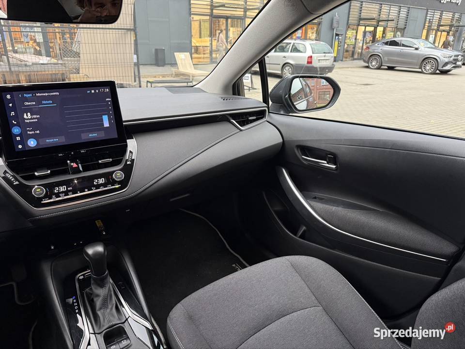 Toyota Corolla Sedan 18 Hybrid 140 Wersja isofix