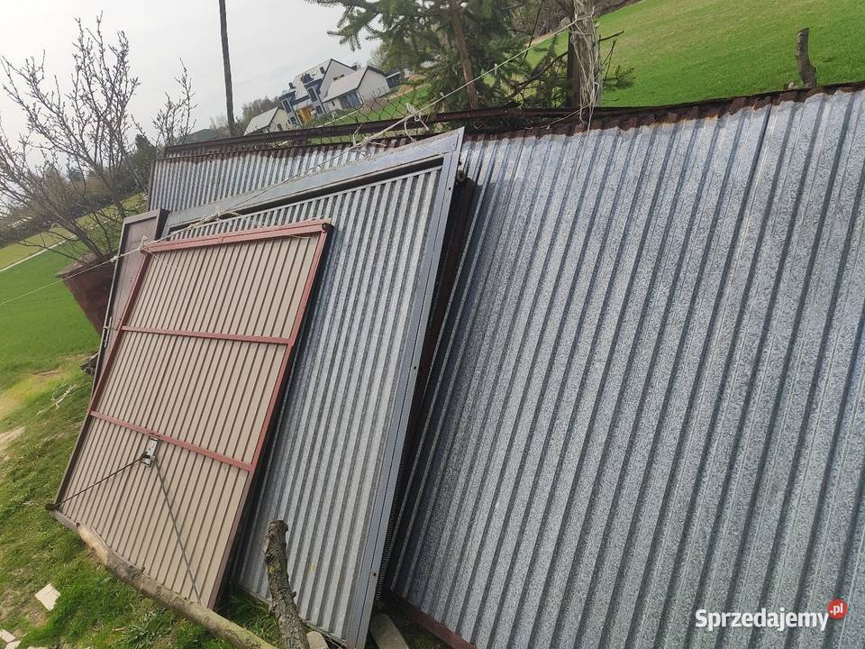 Garaż z bramą uchylaną lubelskie Dębówka