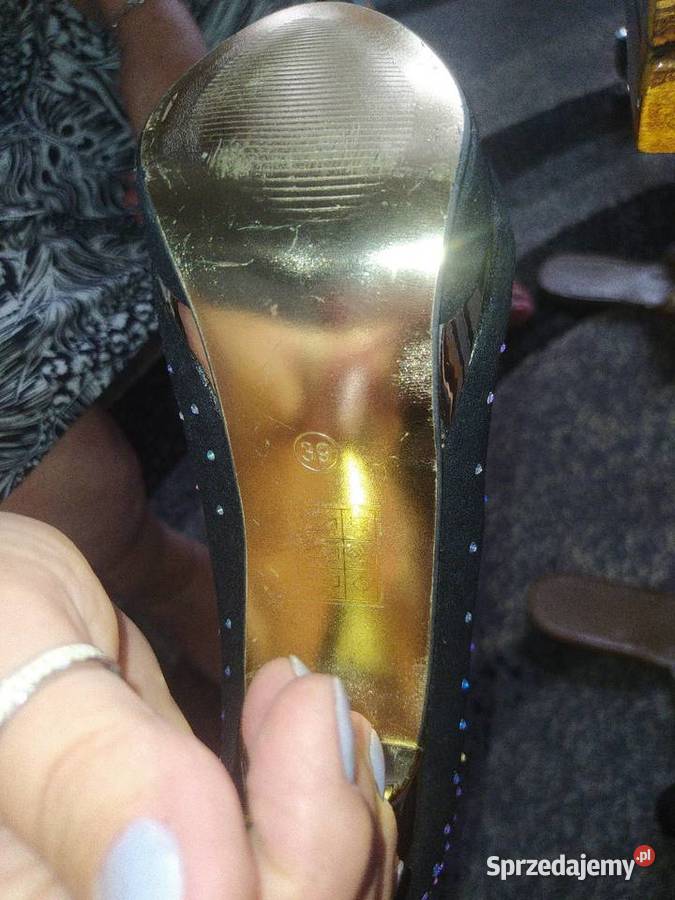 Piękne nowe czarne wysokie szpilki z dżetami Ostrów Wielkopolski