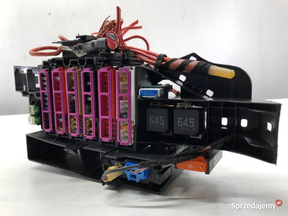 SKRZYNKA BEZPIECZNIKÓW AUDI A8 D5 4N0907392A