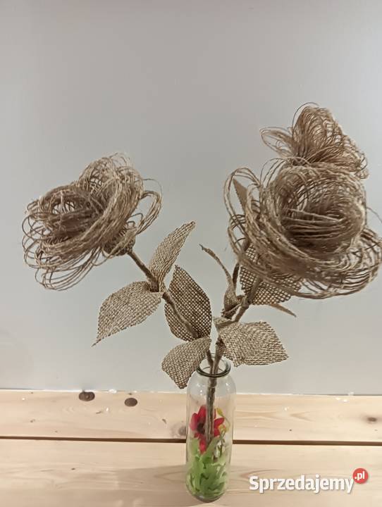 Kwiatybukiet trzech róż z juty Skawina
