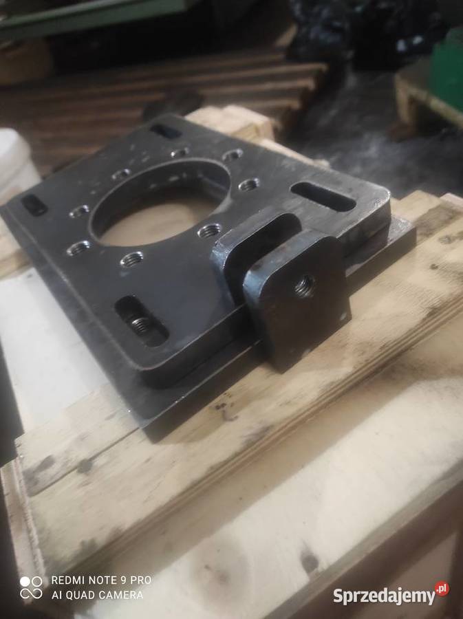 Uchwyt mocowanie silnik hydrauliczny hydromotora nieuszkodzony Pozostałe Brzozów