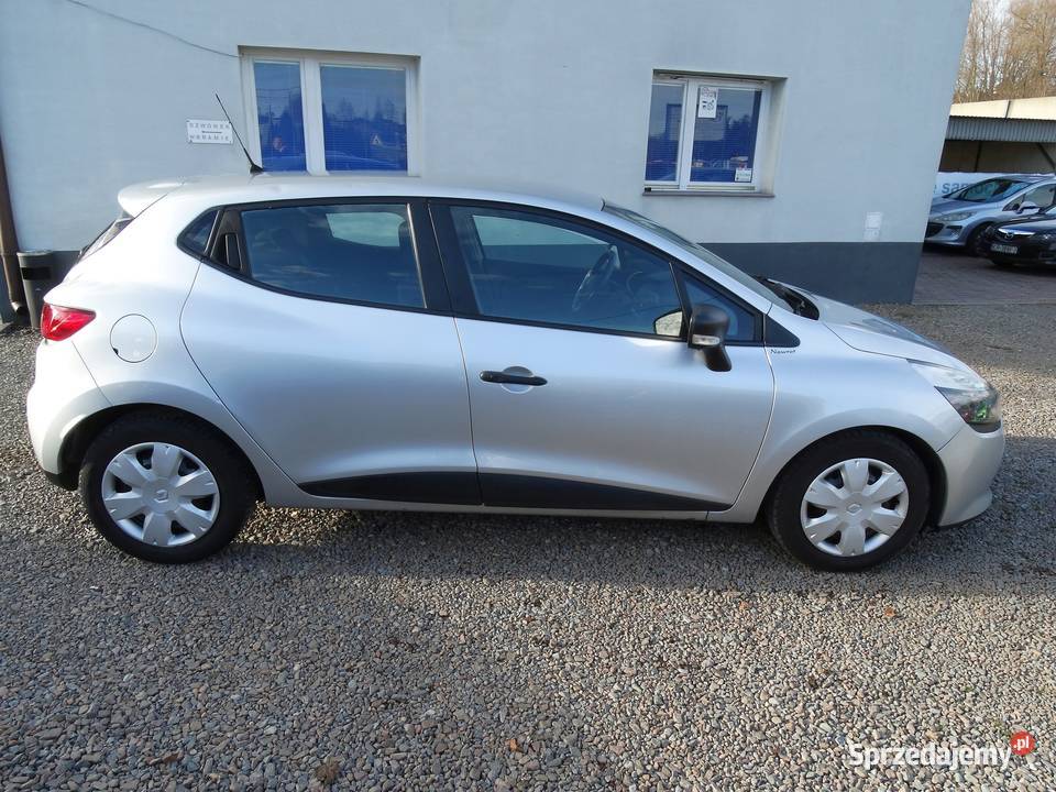 Renault Clio IV 15DCi wypożyczalnia wynajem Przebieczany wynajem pojazdu