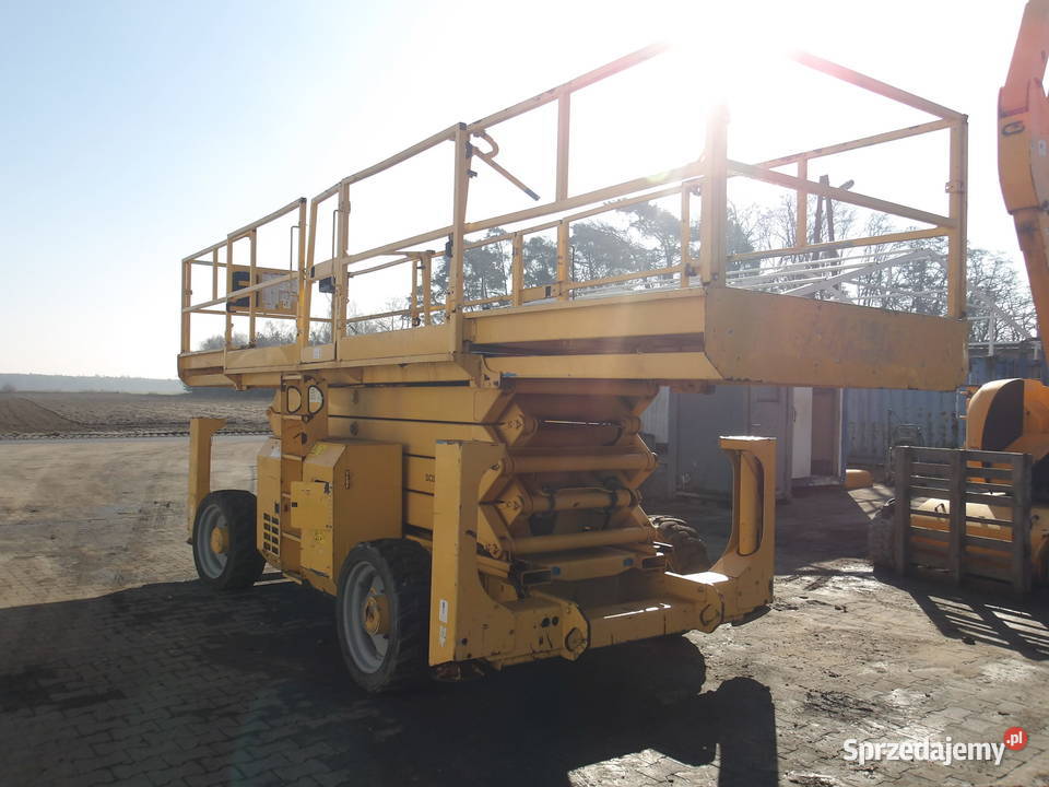 Podnośnik nożycowy spalinowy 15m 4x4 Genie Dźwigi, podnośniki Pleszew