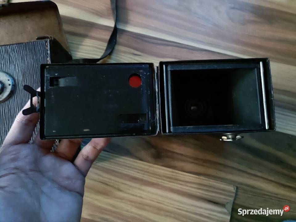 Stary aparat skrzynkowy analogowy zabytek Wrocław