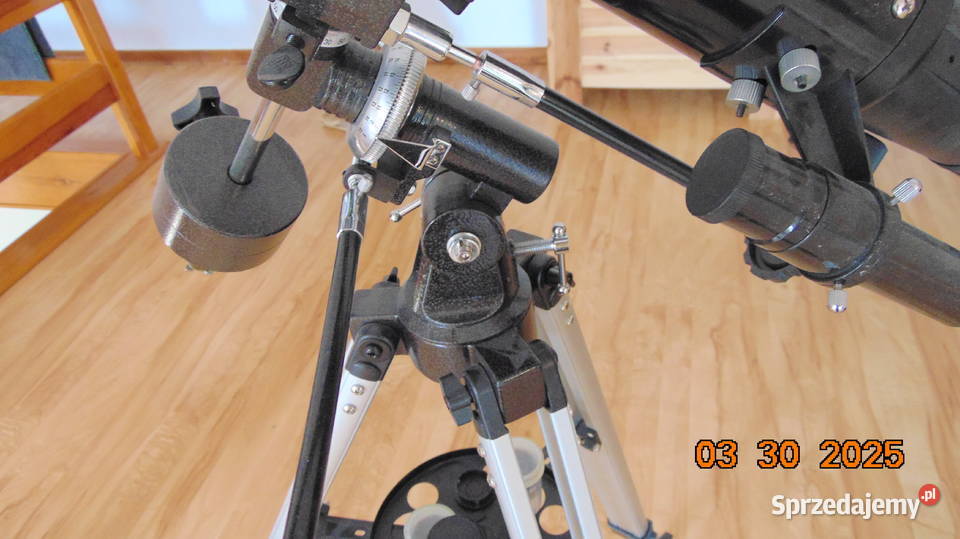 Teleskop astronomiczny refraktorowy