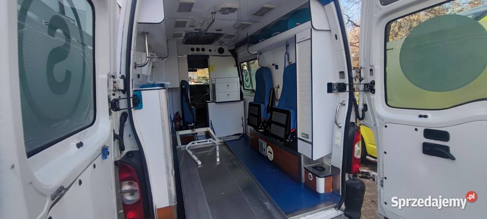 Karetka renault 147KM