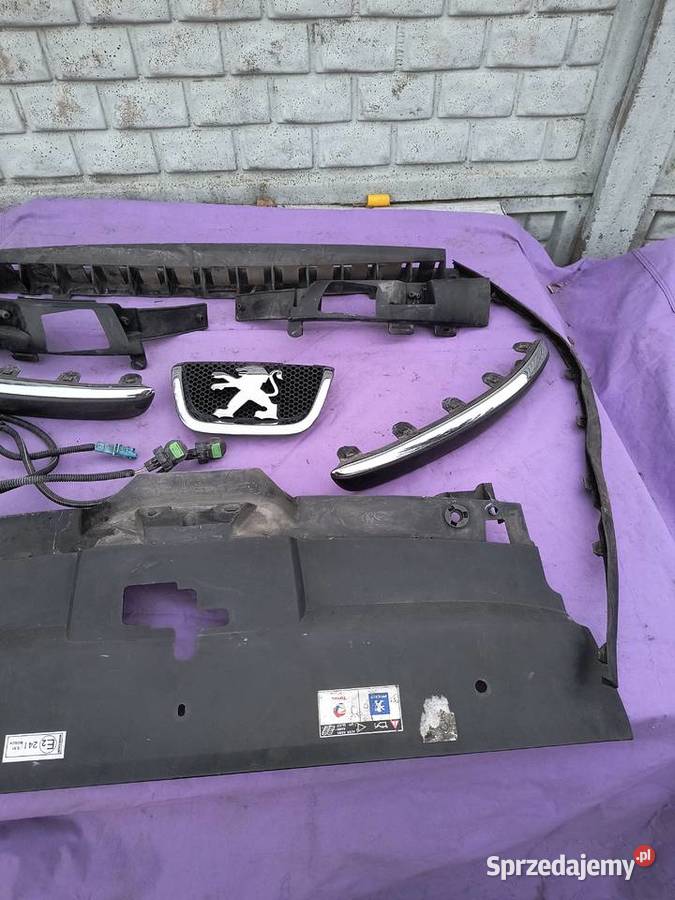 Sprzedam znaczek peugeot 407 i listwy Rok produkcji 2005 łódzkie