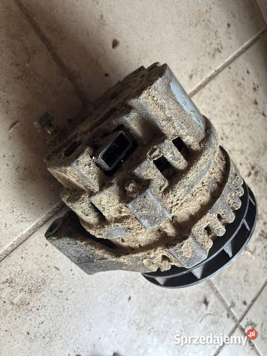 Alternator Daewoo Ssangyoung Musso uszkodzony