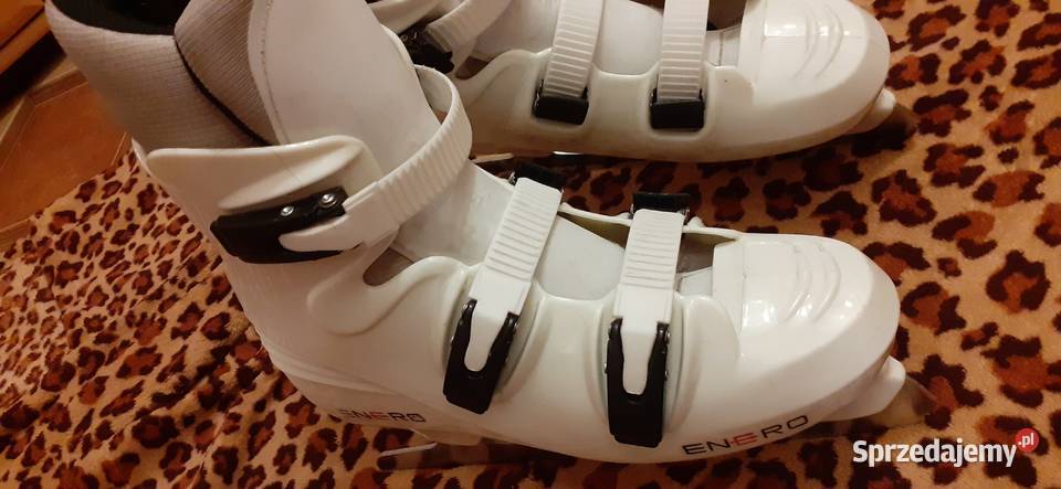 Łyżwy 4142 figurówki figurowe plastikowe Enero Tuszkowo