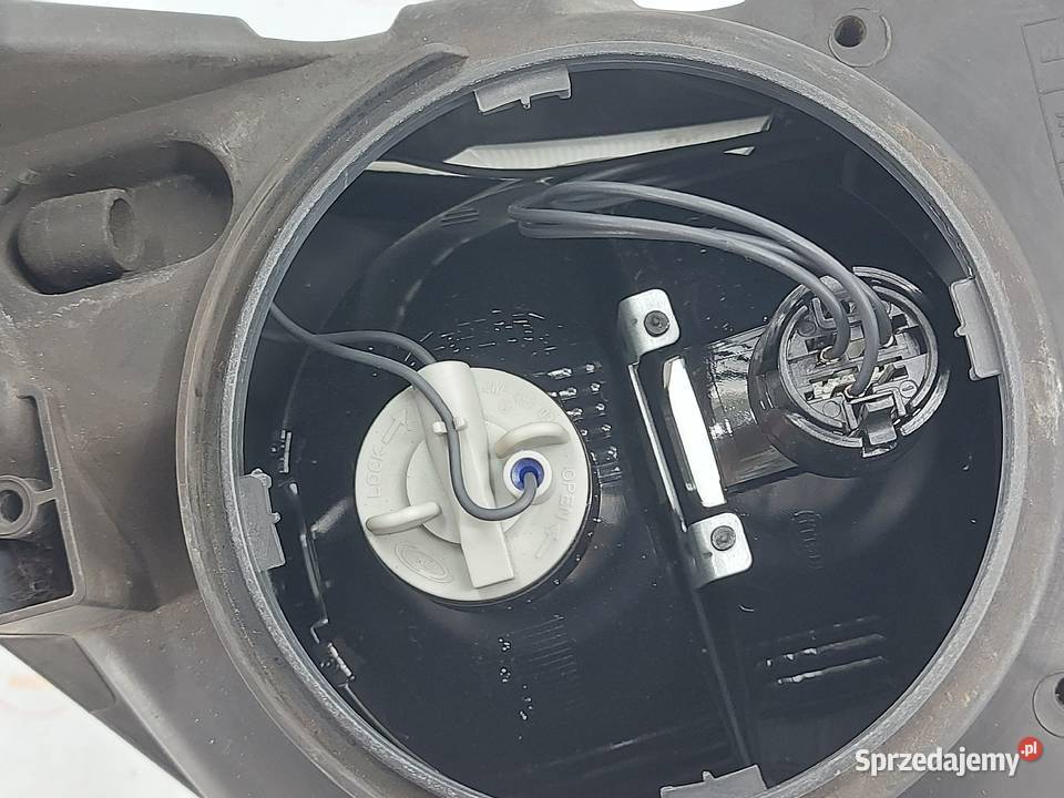 VW CRAFTER 15r lampa prawa przód ANGLIK Kielce