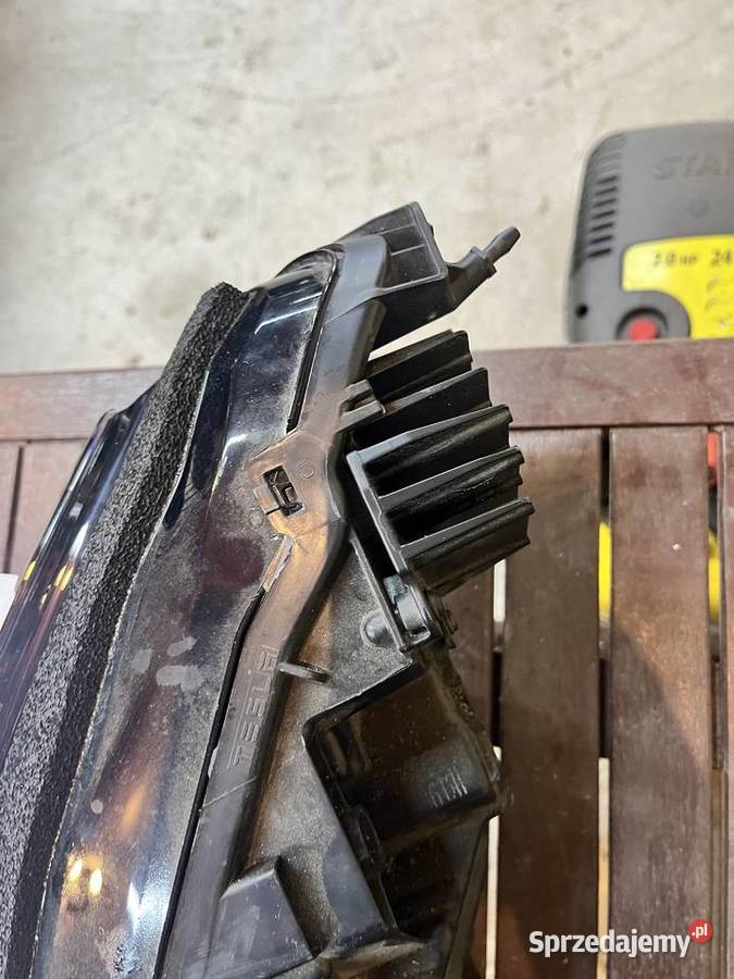 LAMPA PRAWA PRZÓD TESLA MODEL 3 HIGHLAND EUROPA osobowe