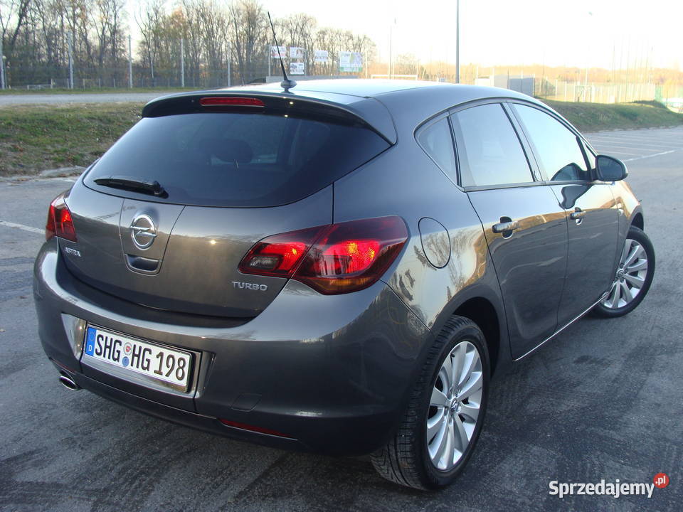 Opel Astra 14 Turbo benzyna 140 sprowadzony podgrzewane fotele mazowieckie Radom