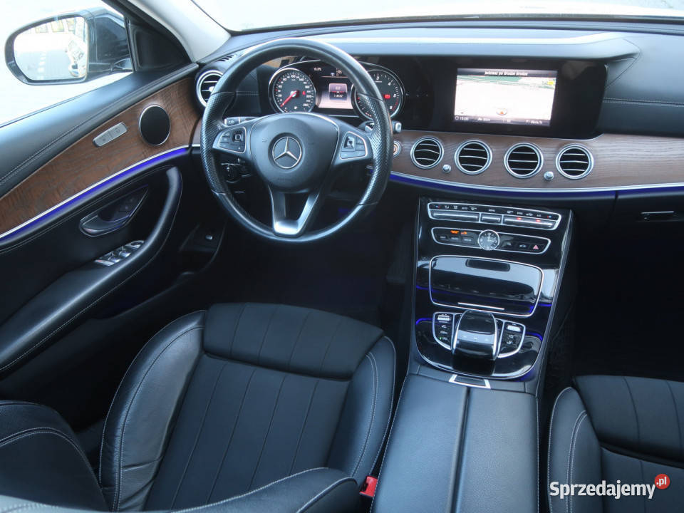 Mercedes E E 220 d 4MATIC relingi dachowe Bielany Wrocławskie