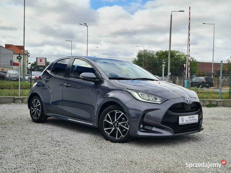 Toyota Yaris HYBRID Kamera Full Led 2xPDC nieuszkodzony Yaris Wągrowiec sprzedam