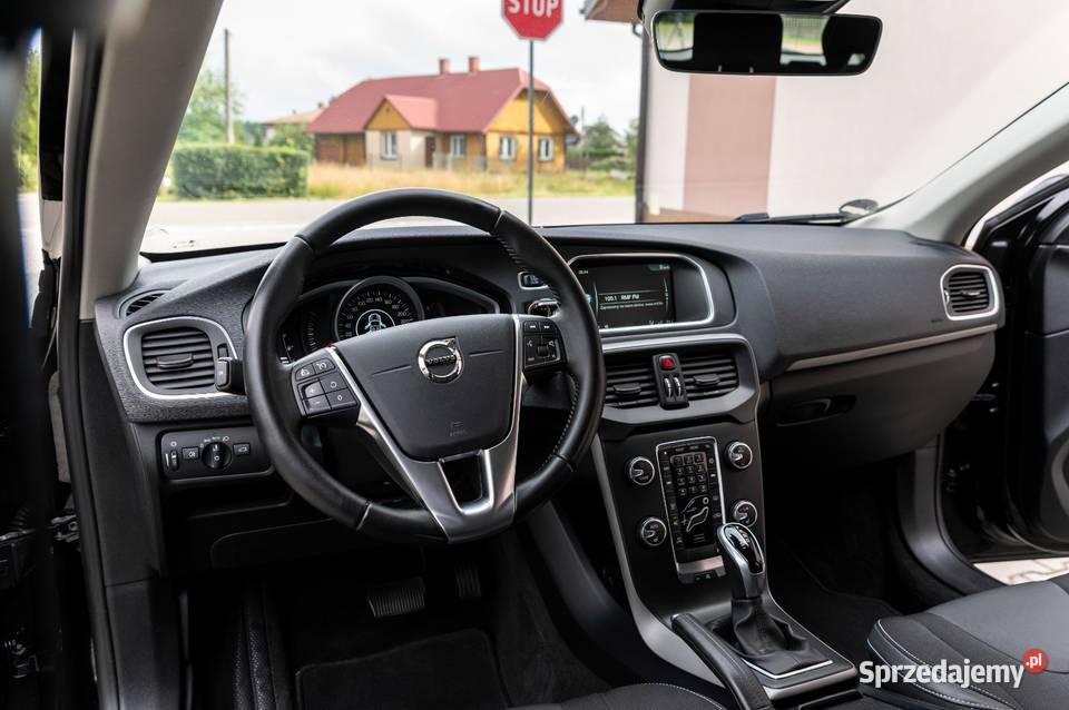VOLVO V40 garażowany Zalesie