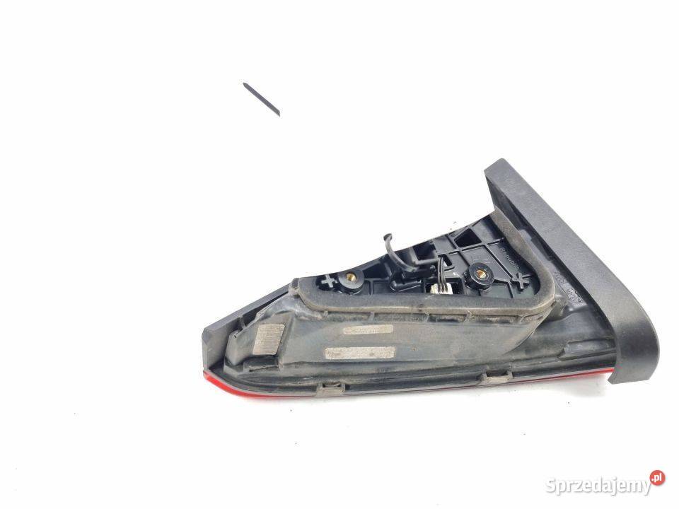 LAMPA W KLAPE PRAWA SKODA SUPERB III 3V5945308D Lipno