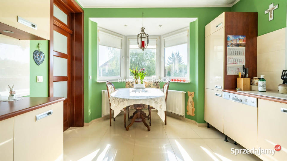 sprzedaży domu wolnostojącego Łapanów 166m2