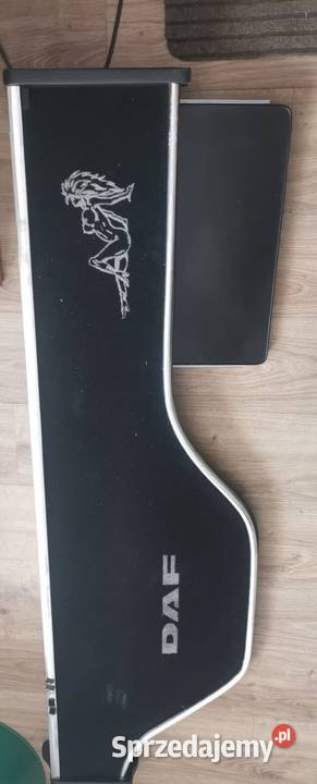 Duża półka DAF z kompletem pikowanych dywaników Wołczyn