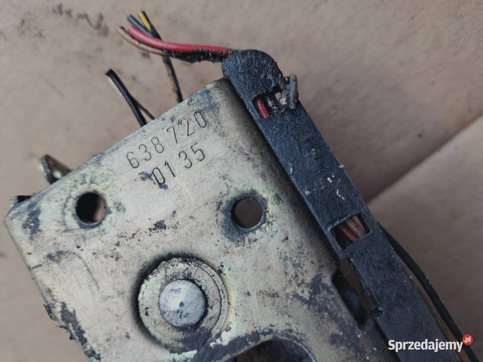 ZAMEK DRZWI KIEROWCY MERCEDES VITO W638 Części samochodowe Kamień-Kolonia