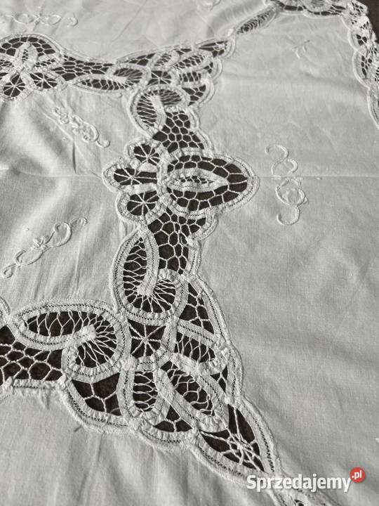 Obrus serweta haftowana z koronkami biały śląskie Zabrze sprzedam