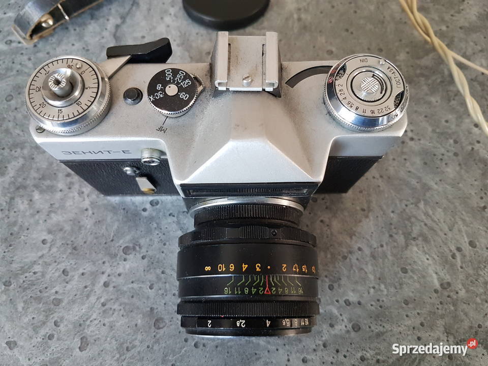 APARAT ZENIT E FUTERAL LAMPA BLYSKOWA KOMPLET Turek