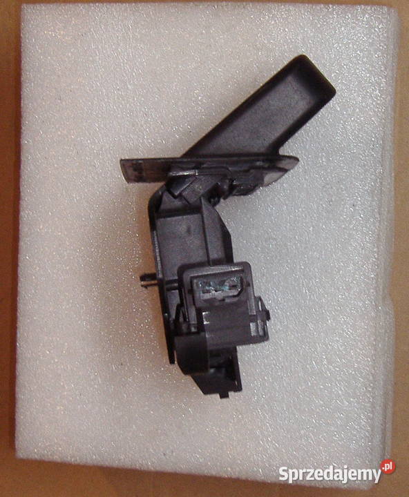 AUDI A3 A4 A6 ZAMEK KLAPY TYŁ 8P4827505C sprzedam