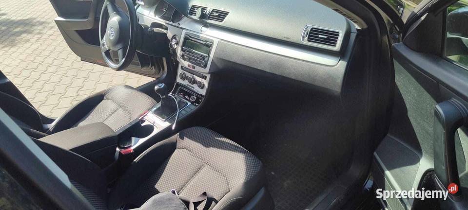 VW passat B7 16tdi 2012 4 lata w jednych rekach 1600cm3 sprzedam