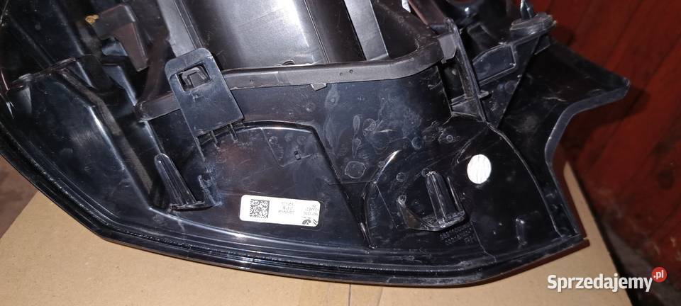LAMPA LEWA PRAWA TYŁ tylna CITROEN C4 III eC4 Krzemienica