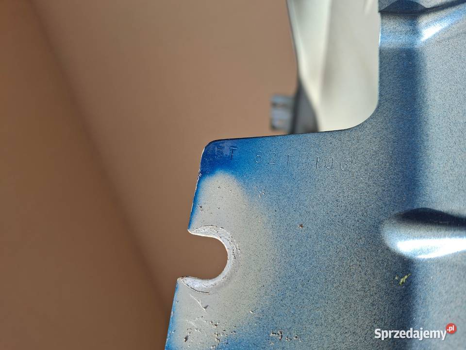 VW TOURAN 5T BŁOTNIK PRAWY PRZÓD 5T821106 Błotniki Bieleń