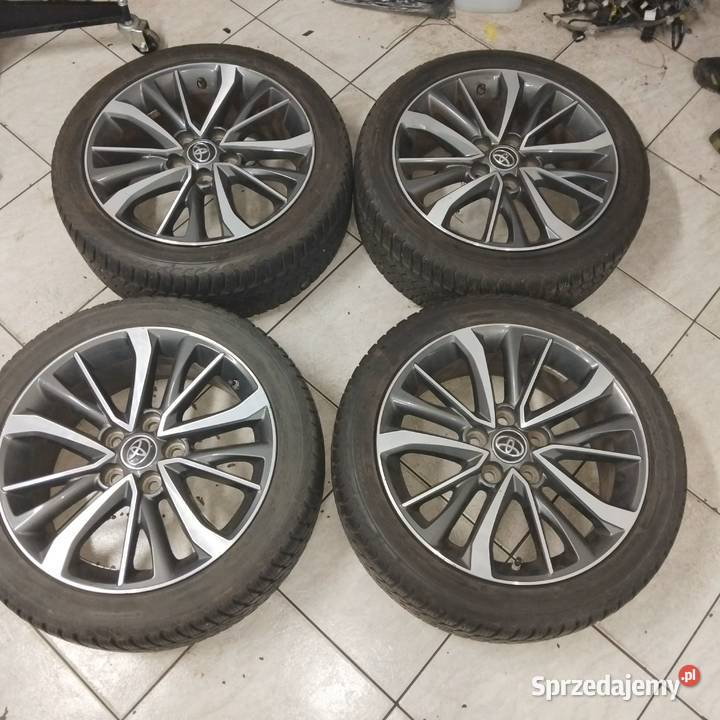 Komplet kół zimowych toyota coroll e21 22545r17 sprzedam