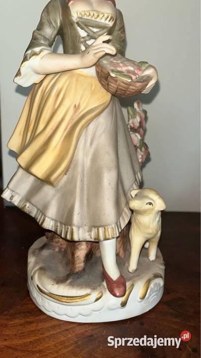 Figurka dziewczyny z owieczką Bez sygnatury Made Porcelana i szkło Gdańsk sprzedam
