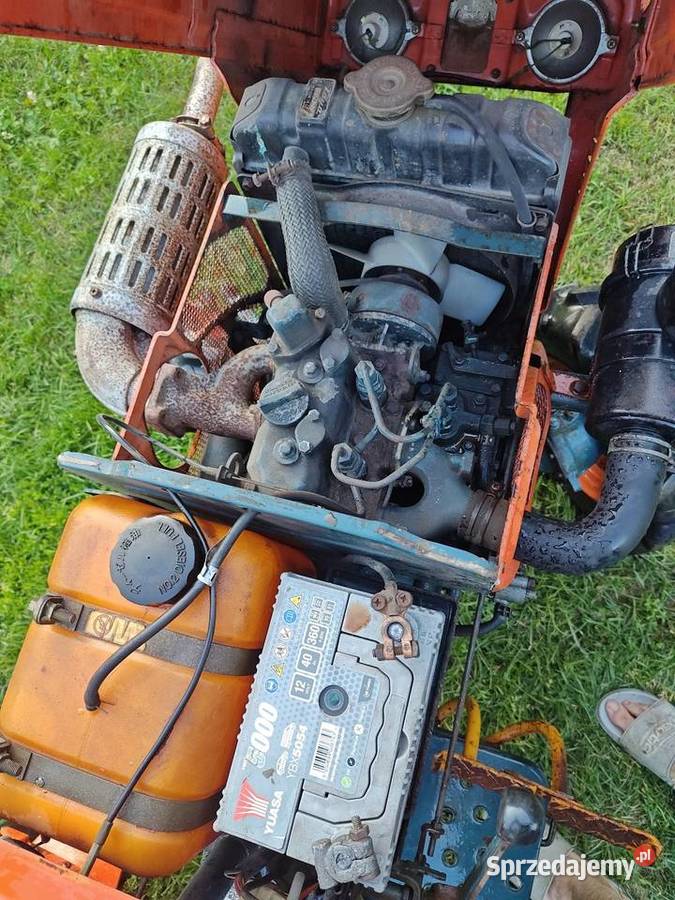 Kubota B10 4x4 z glebogryzarką japoński
