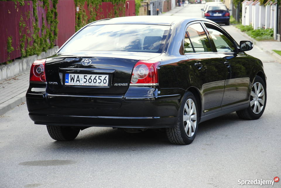Toyota Avensis 18 benzyna Polski Salon 100 nieuszkodzony Avensis