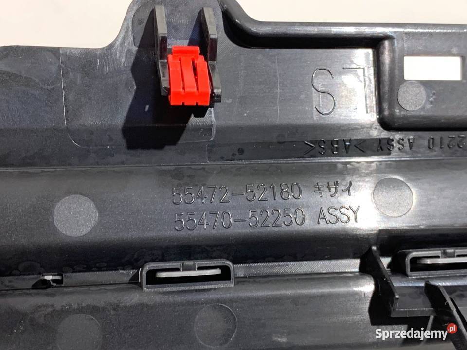 KRATKA NAWIEWU PRZÓD ŚRODKOWA LEXUS LBX