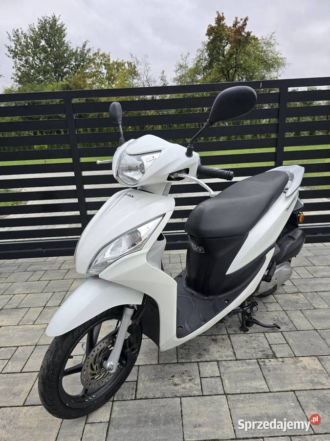 Honda Vision NSC 50 2011r Biała Perła Transport Rok produkcji 2011 mazowieckie Radom