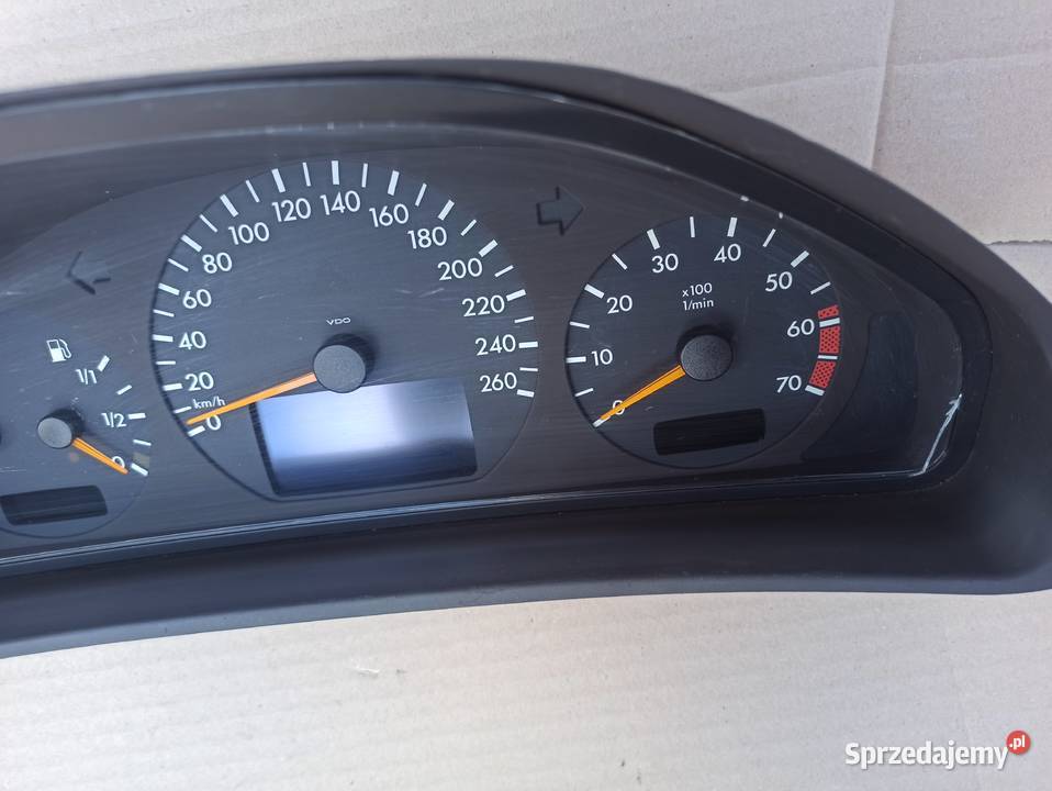 Licznik A2085403711 Mercedes W208 23 Kompressor Bolesławiec