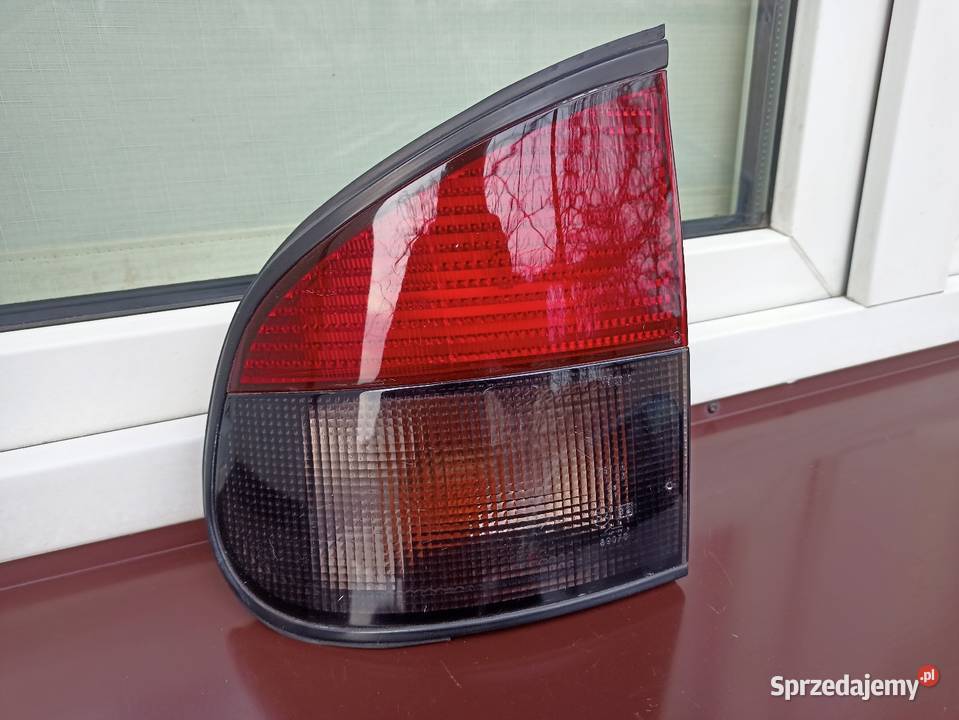 Renault Safrane lampa tył tylna lewa w błotnik Sieradz
