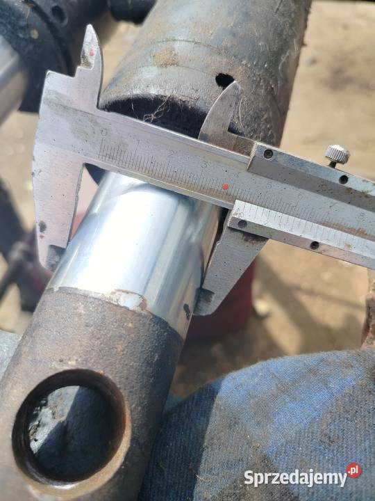 Siłownik hydrauliczny tur sprzedam sprzedam