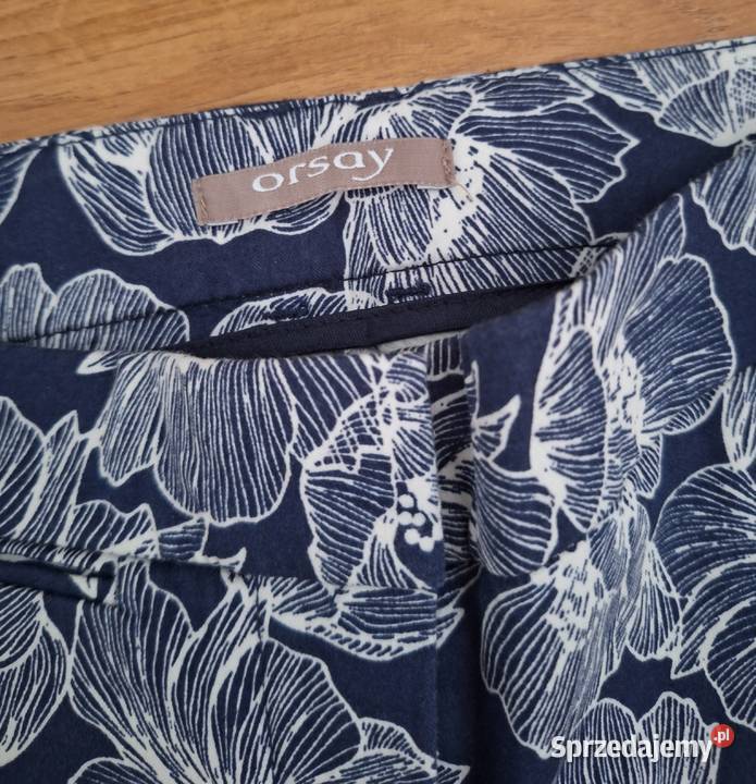 Orsay eleganckie spodnie damskie w kwiaty r XXS Spodnie