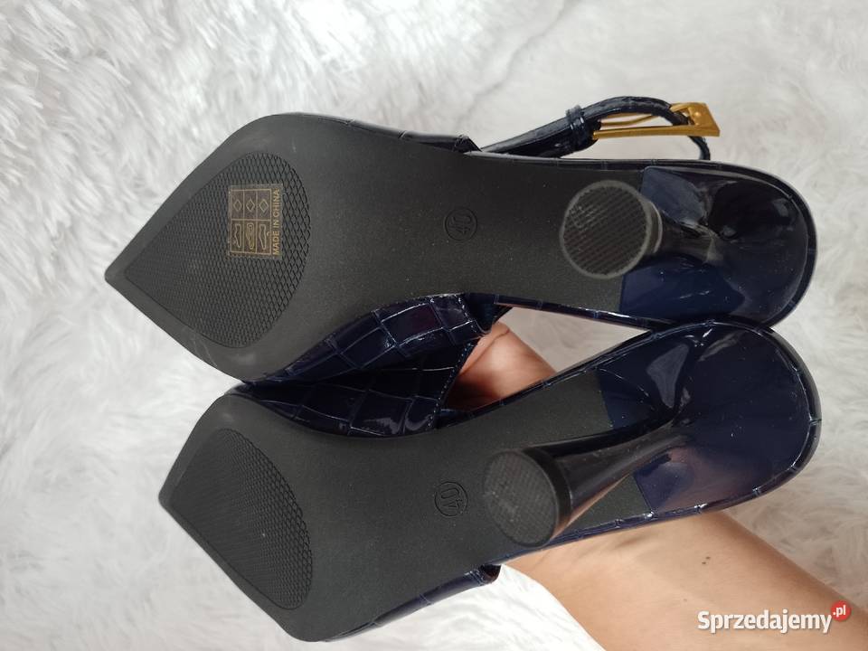 40 Granatowe czółenka Szpilki wieczorowe z Kraków